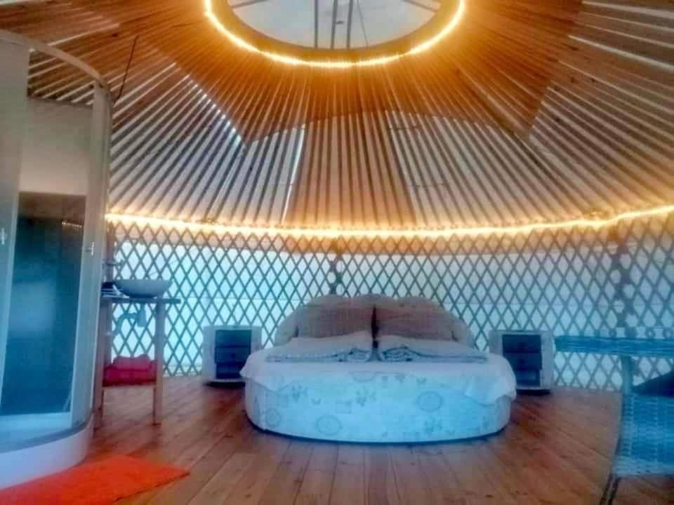 Jurta Hotel Balatongyörök Exteriör bild
